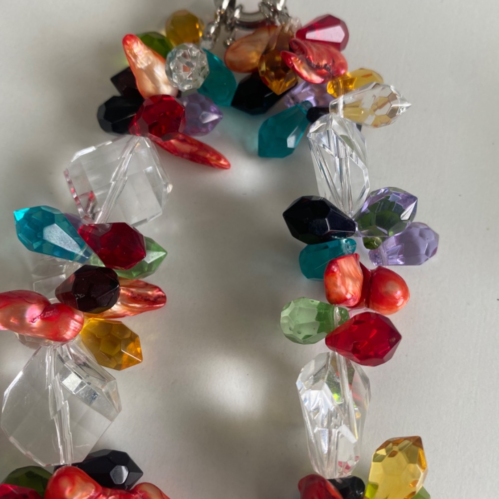 Acrylic/glass bead necklace 22” - Picture 4 of 5